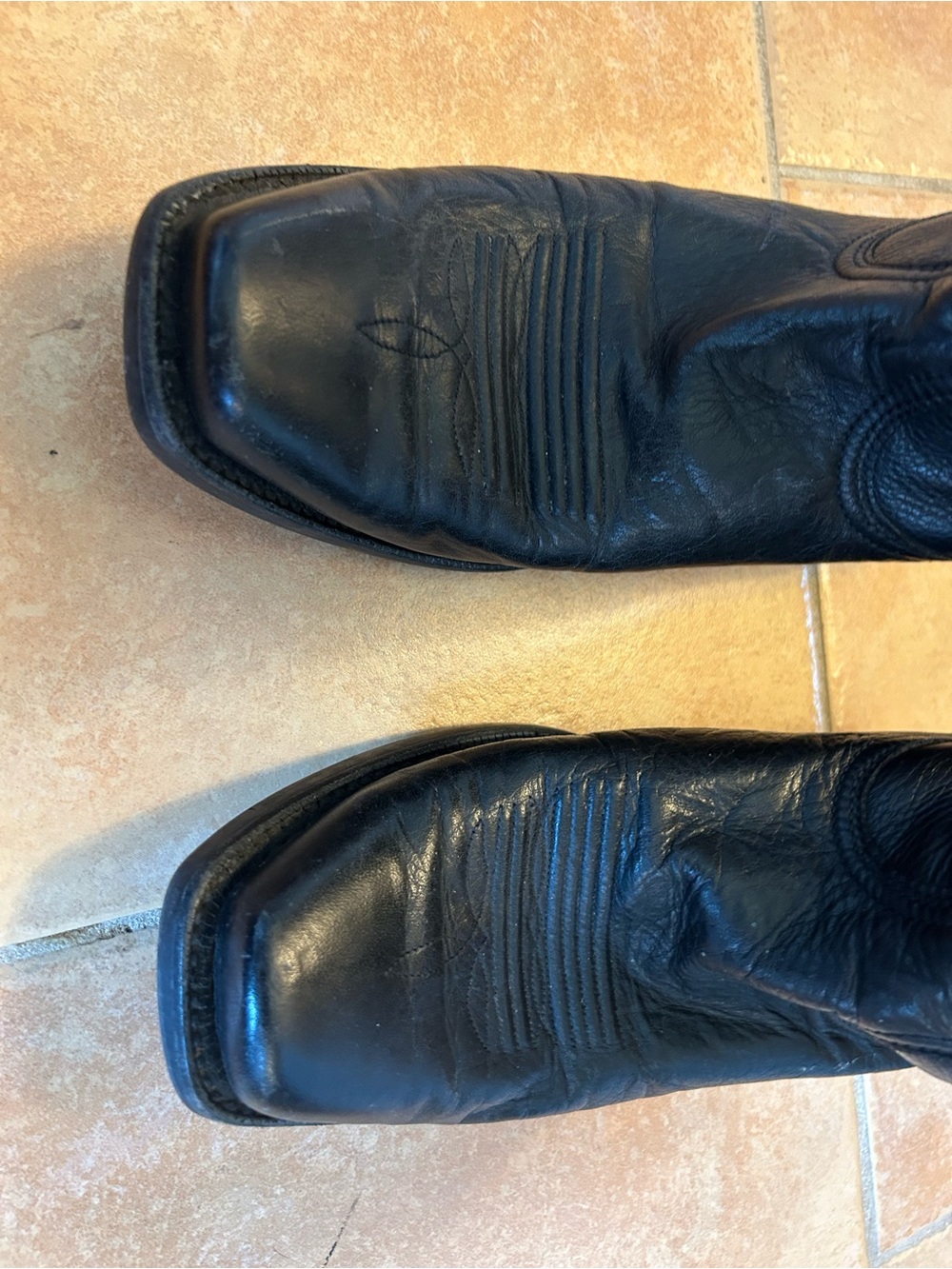 Ariat men 10.5 flame embroidered cowboy boots - Picture 3 of 8